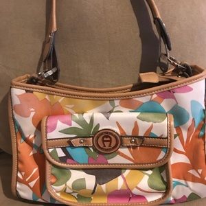 Perfect condition vintage fall purse!